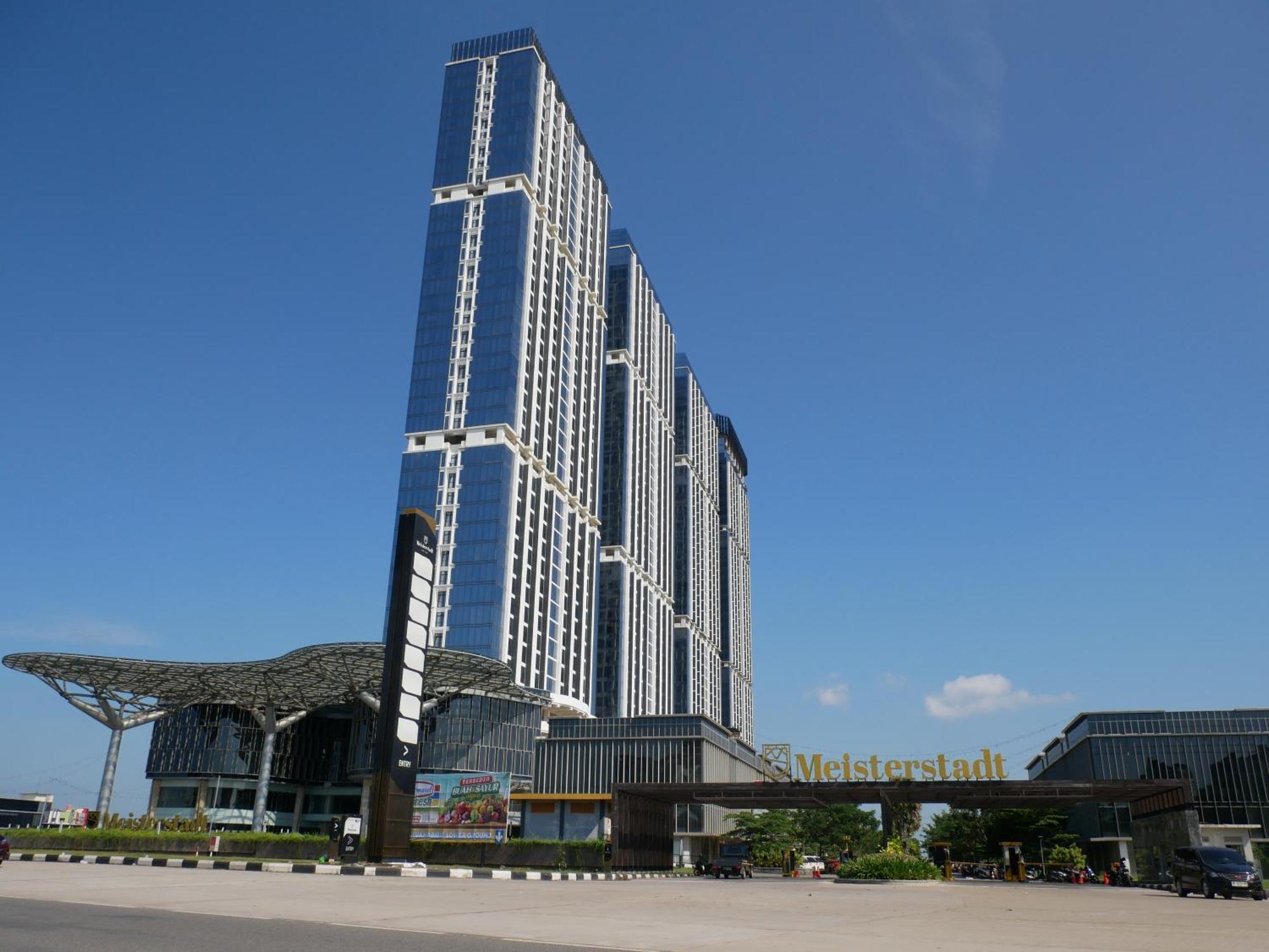 Meisterstadt Pollux Habibie * Batam