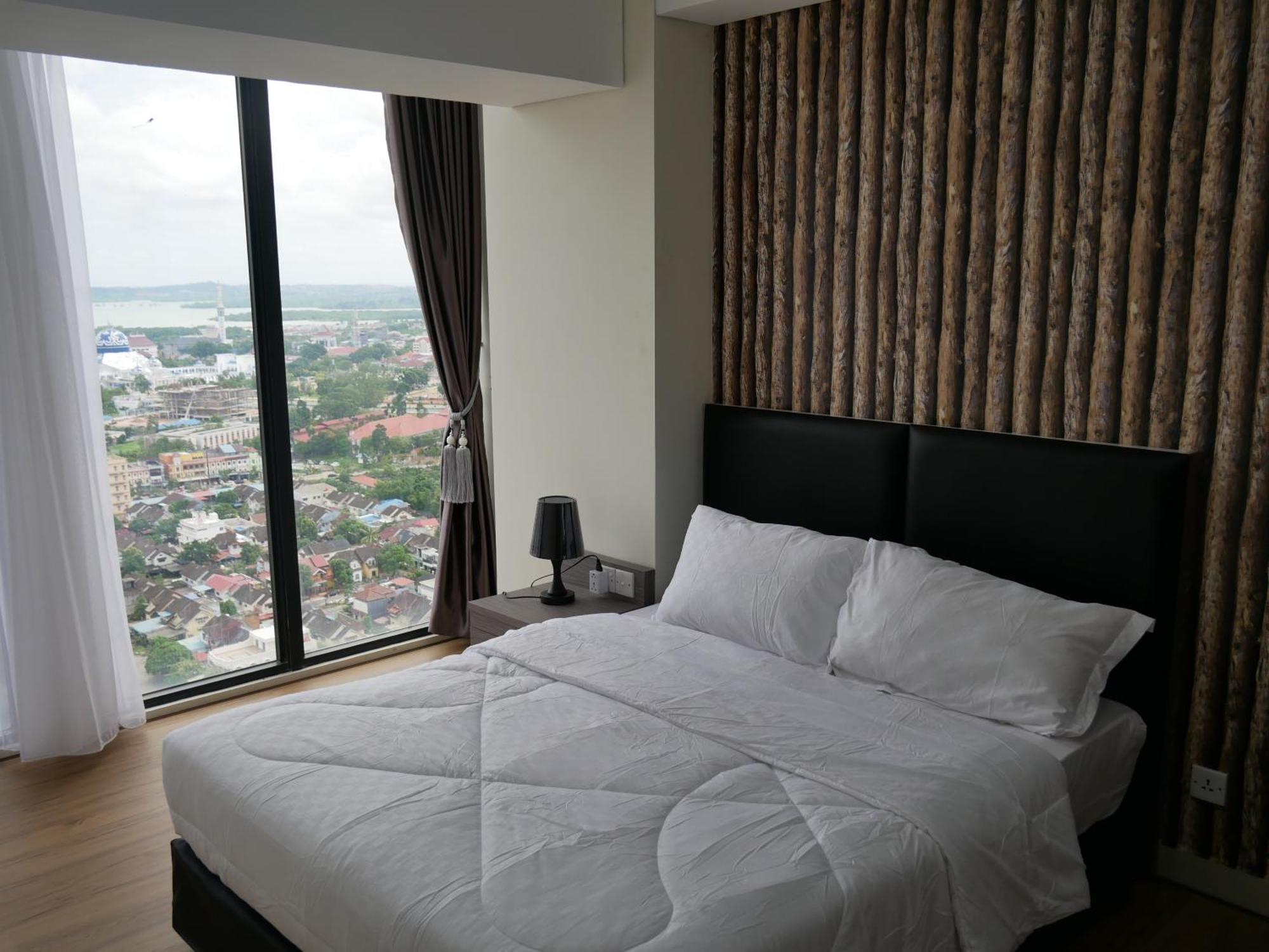 Meisterstadt Pollux Habibie Batam